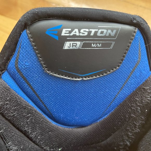 Junior Used Medium Easton Hockey Pants - Picture 2 of 3